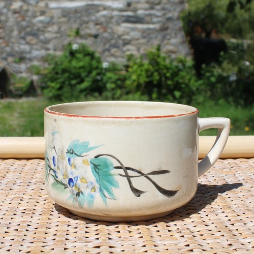 Ancienne tasse thé - ancienne, à